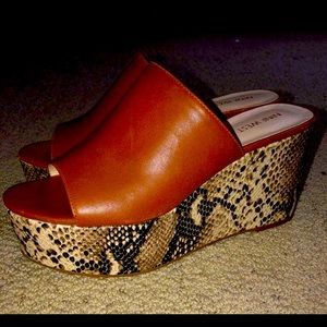 Snake skin platforms